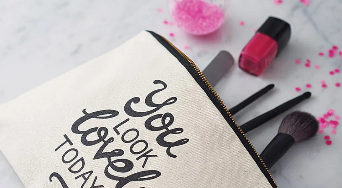 Τα προϊόντα που δεν θα πρέπει να λείπουν από το νεσεσέρ των γιορτών