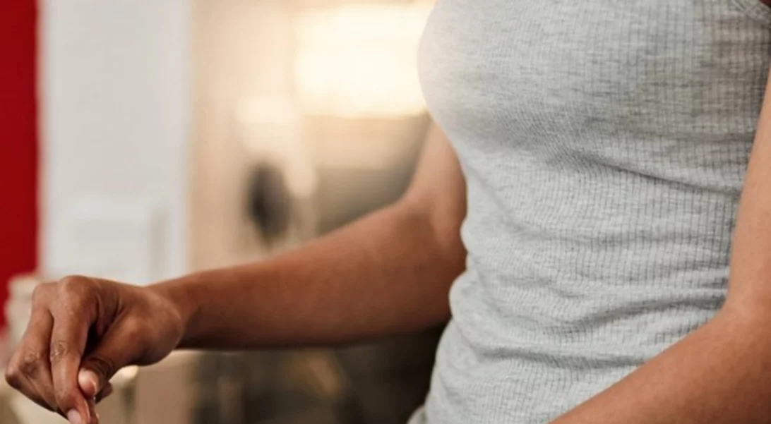 Νιώθω πρησμένη σε όλο το σώμα: Ημερήσιο πλάνο για να νιώσεις καλύτερα σε 24 ώρες