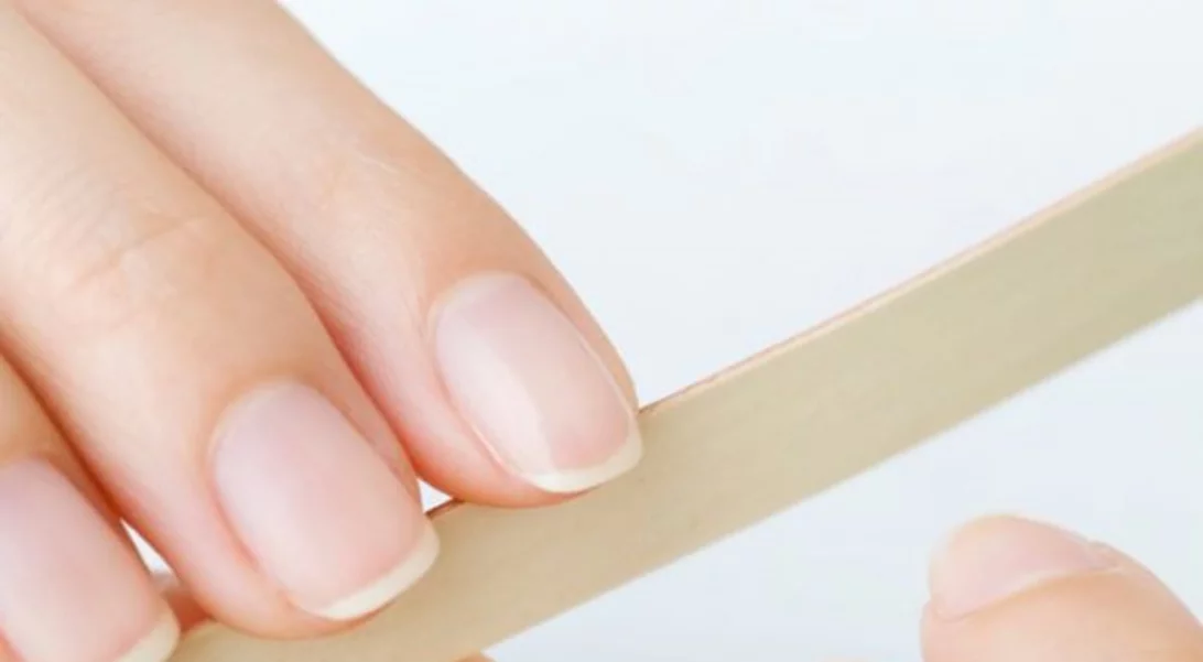 4 συμβουλές για τη σωστή φροντίδα των νυχιών