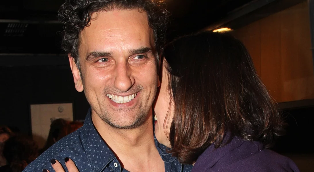 Ο Νίκος Ψαρράς σε μία πολύ σπάνια δημόσια εμφάνιση με τη σύζυγό του, Έλενα Καρακούλη