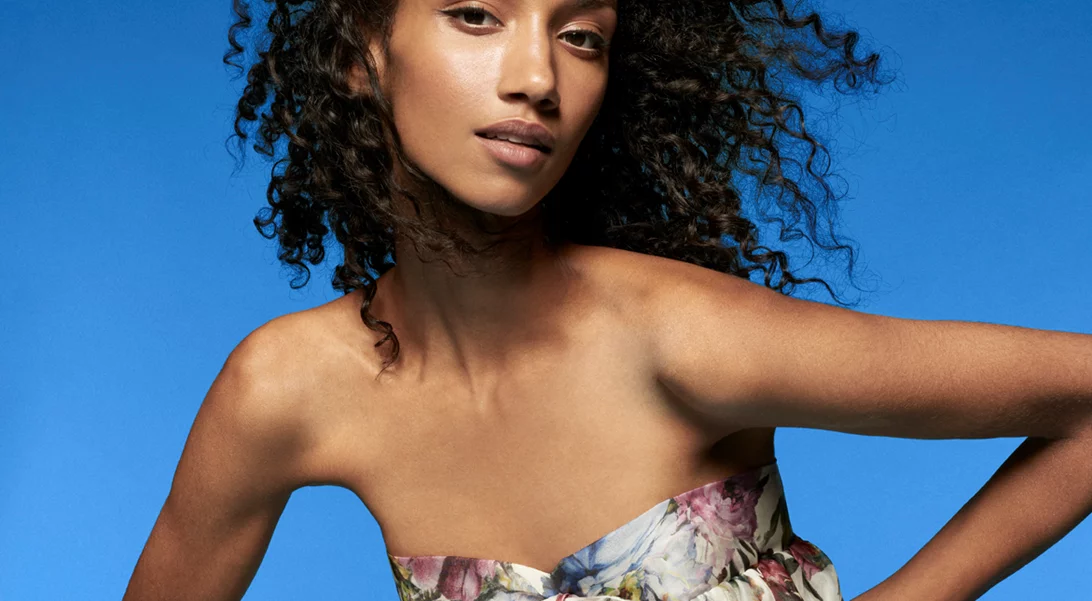 8 καλοκαιρινά makeup looks που θα σε κάνουν να θες να βάφεσαι συνέχεια