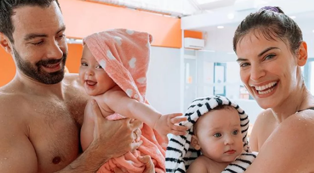 Χριστίνα Μπόμπα | Γενέθλια αγκαλιά με την Αριάνα και τη Φιλίππα - Το τρυφερό βίντεο και οι ευχές του Σάκη Τανιμανίδη