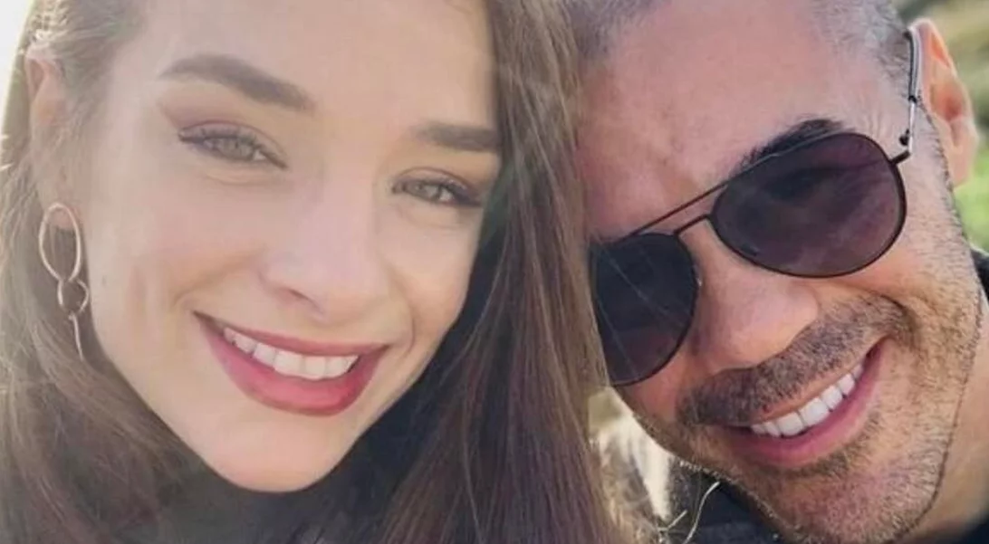 Μιχάλης Ζαμπίδης | Ποζάρει με τις δίδυμες κόρες του και "λιώνει" το Instagram