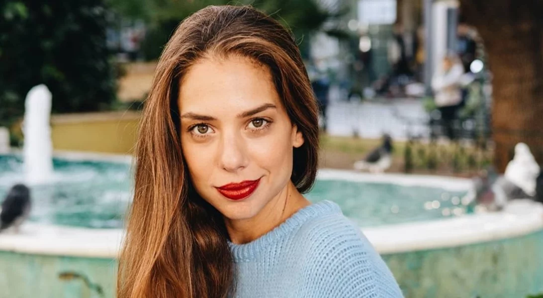 25 χρόνια πριν | Η Ηλιάνα Μαυρομάτη ποζάρει με τη μητέρα της, Λίλα Καφαντάρη σε ένα σπάνιο στιγμιότυπο