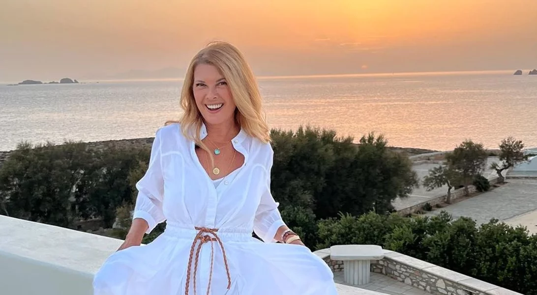 Το total white το σωστό | Η Σοφία Αλιμπέρτη ξέρει πώς να φορέσει σωστά ένα ολόλευκο σύνολο