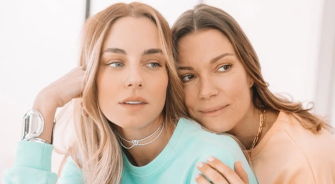 Doukissa X Vicky: To power couple σε μια ξεχωριστή, κοινή φωτογράφιση για την Ημέρα της Γυναίκας