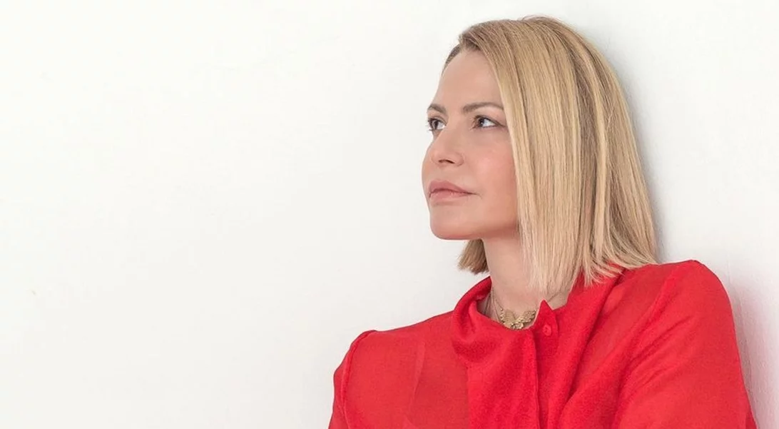 Τζένη Μπαλατσινού | Ο ολάνθιστος κήπος του σπιτιού της στην Πάτμο είναι ένας επίγειος παράδεισος