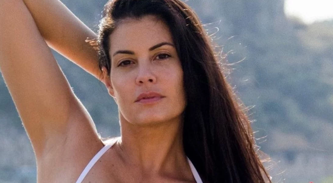 Η Ισμήνη Αϊβάζη είναι ολόιδια με τη μητέρα της | Δείτε πόσο έχει μεγαλώσει το μελαχρινό και πανέμορφο κορίτσι