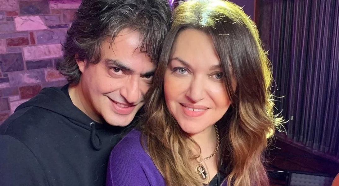 Η Καίτη Γαρμπή και ο Διονύσης Σχοινάς γιορτάζουν την επέτειο του γάμου τους με την πιο ρομαντική φωτογραφία