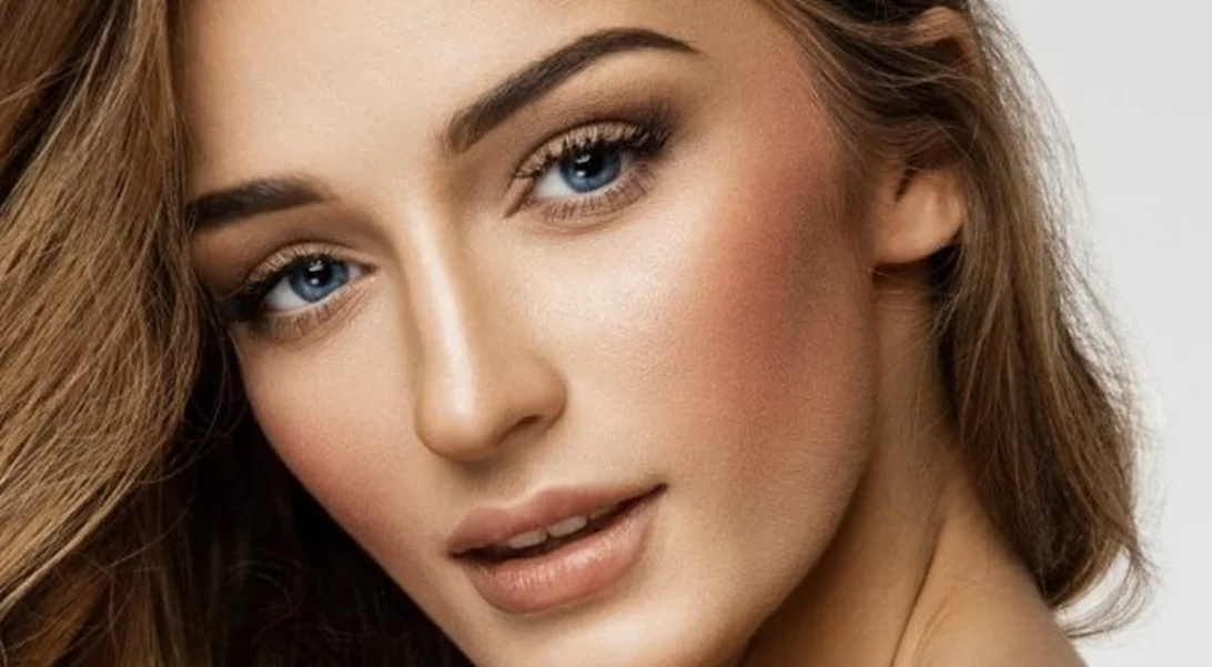 Celebrity approved | Τι είναι η θεραπεία προσώπου Aquagold