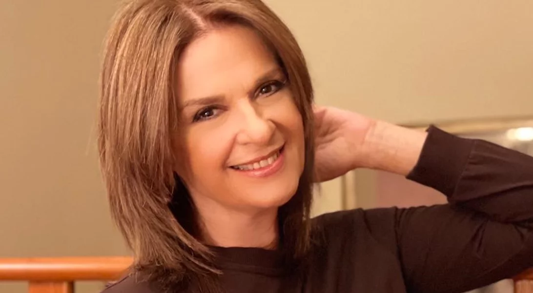 Η Πέγκυ Σταθακοπούλου φόρεσε το μπικίνι της και κολύμπησε στο ποτάμι της Πρέβελης