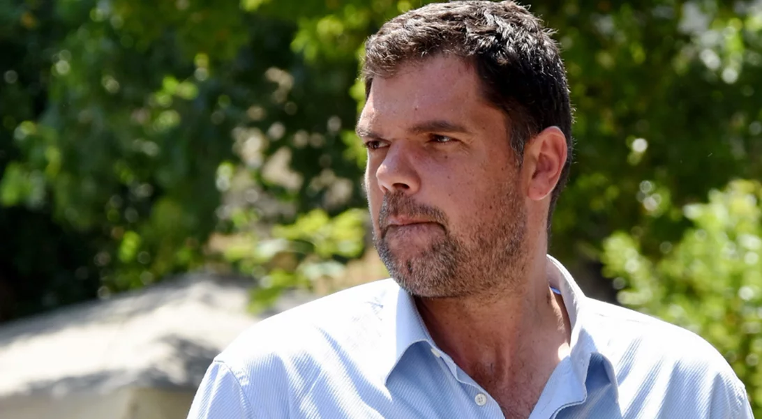 Ο Δημήτρης Παπανικολάου σε μία σπάνια δημόσια εμφάνιση με τη γλυκύτατη κόρη του, Άρια, και τη σύζυγό του, Έλια Παπαηλίου