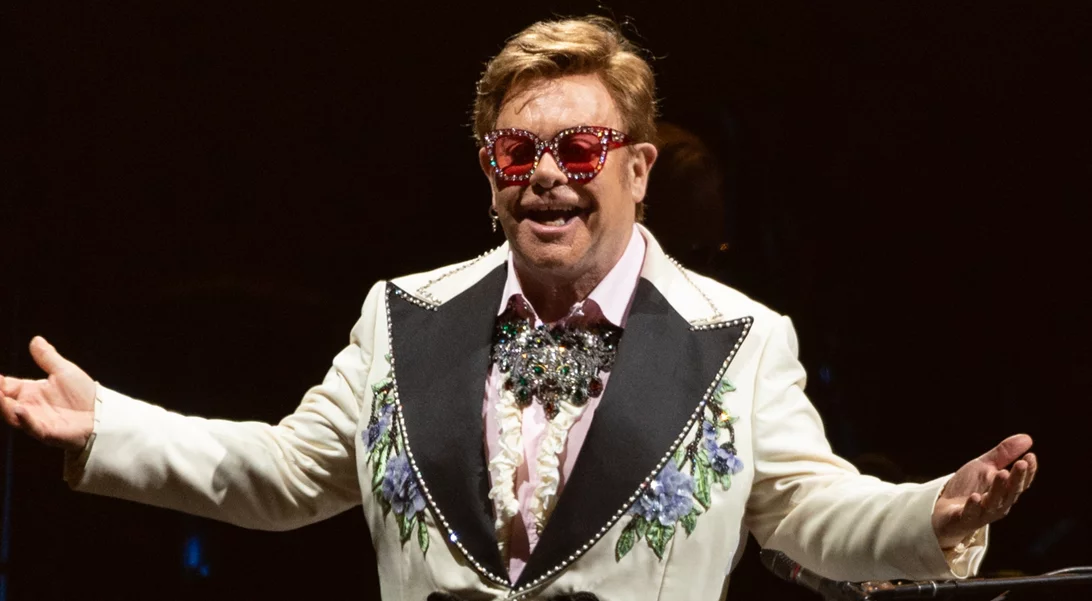 Elton John | Το αστρονομικό ποσό που συγκέντρωσε το πάρτι του για την έρευνα κατά του AIDS