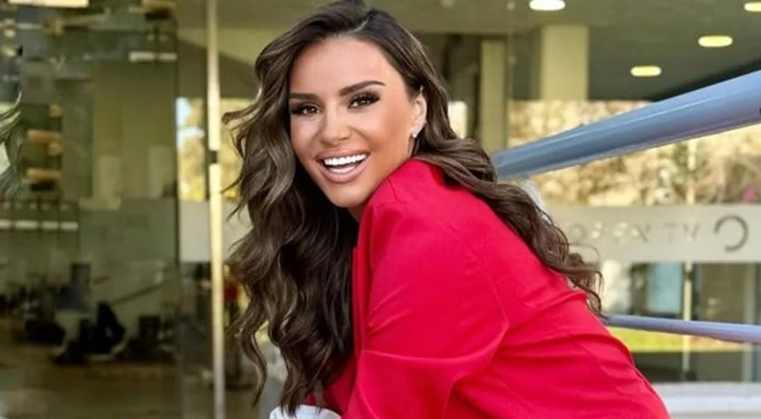 Καλλιτεχνική βραδιά για την Ελένη Τσολάκη | Η θεατρική παράσταση που παρακολούθησε