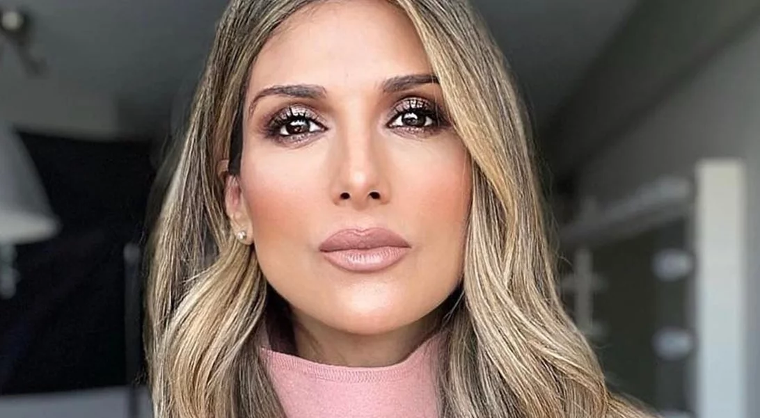 Η Ρούλα Σταματοπούλου στόλισε το Χριστουγεννιάτικο δέντρο της με τη βοήθεια του γλυκύτατου γιου της, Άγγελου