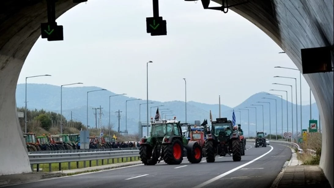 Αυξημένη κίνηση στην έξοδο προς Κεντρική Ελλάδα
