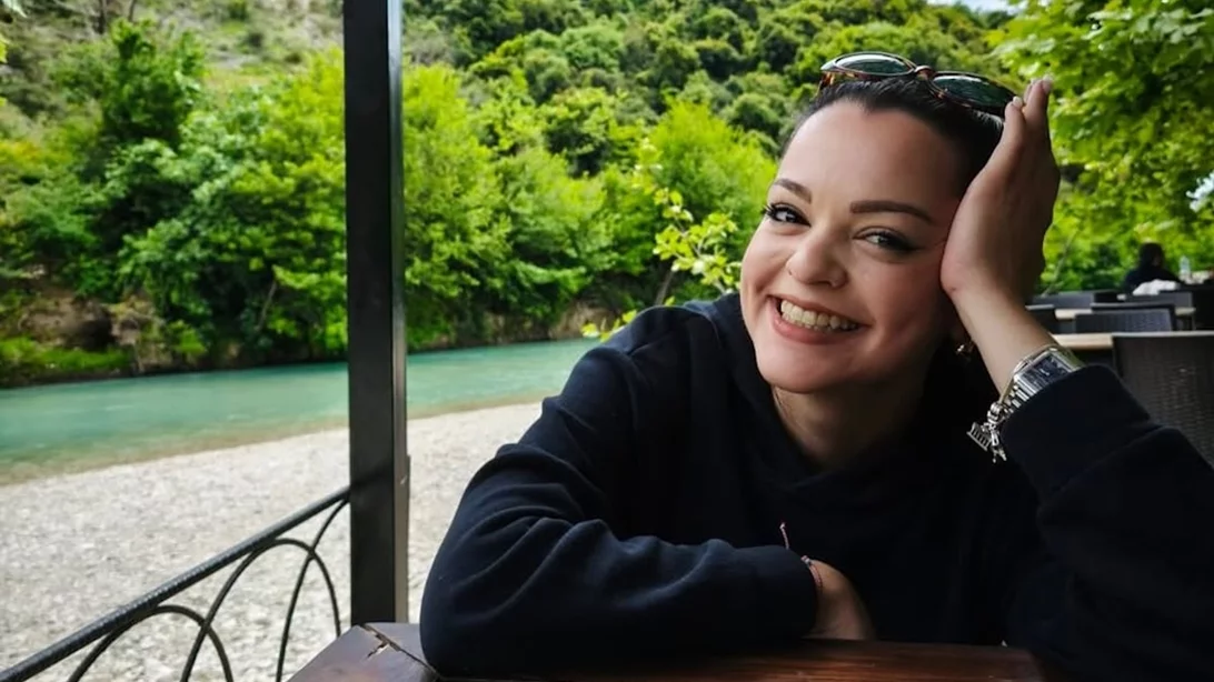 Μαριτίνα Ντενίση | Με σέξι σορτς και ψηλές μπότες στην πρωινή της βόλτα