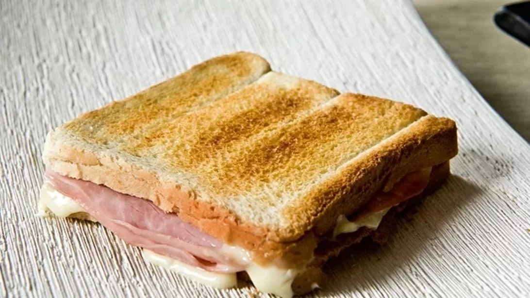 "Είμαι 49 + αυτές είναι οι 5 τροφές που δεν τρώω ποτέ" | Τι αποκαλύπτει διατροφολόγος