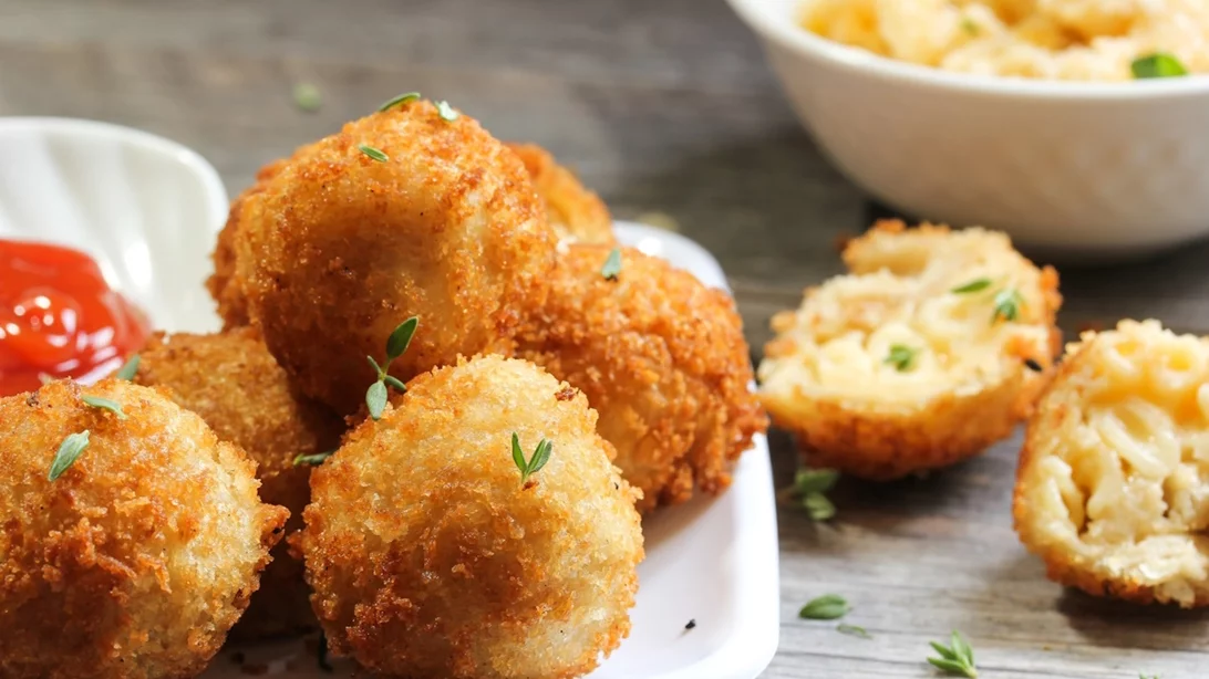 Τυροκεφτέδες με ανθότυρο που λιώνουν στο στόμα | Η πιο yummy συνταγή της Αργυρώς Μπαρμπαρίγου