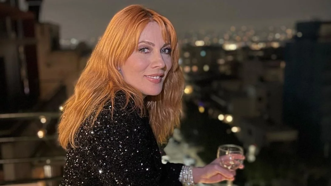 Με αγορέ κούρεμα και χαριτωμένο γλυκό προσωπάκι | Η Σμαράγδα Καρύδη αποκαλύπτει τη φωτογραφία από τα παιδικά της χρόνια