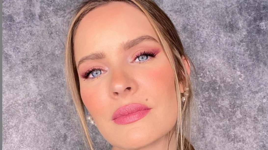 Anita Brand | Βρήκε την απόχρωση στο μολύβι ματιών που κάνει τα ανοιχτόχρωμα μάτια πιο λαμπερά