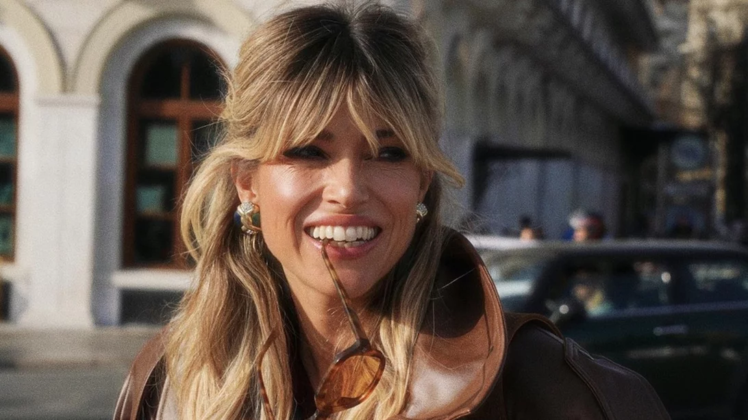 Full in love η Βάσια Κωσταρά | Τα τρυφερά φιλιά με τον σύντροφό της στο Λονδίνο