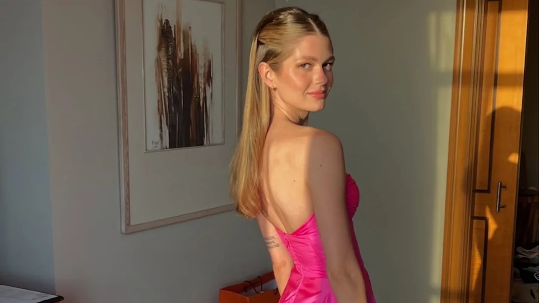 Αμαλία Κωστοπούλου | Χορεύει στην αγκαλιά του αρραβωνιαστικού της, Jake Medwell