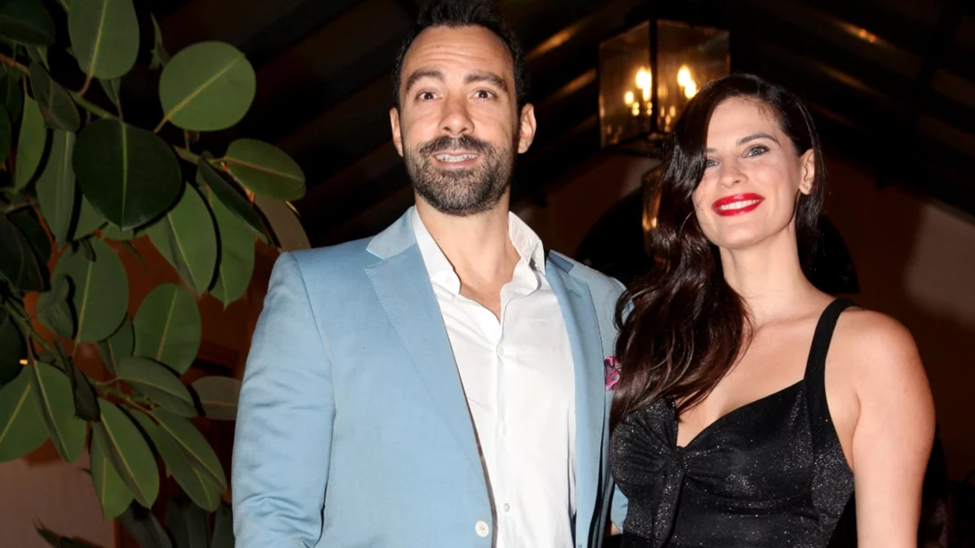 Ο Σάκης Τανιμανίδης "πειράζει" τη σύζυγό του | Η Χριστίνα Μπόμπα με την ανησυχία της κλασικής Ελληνίδας μάνας