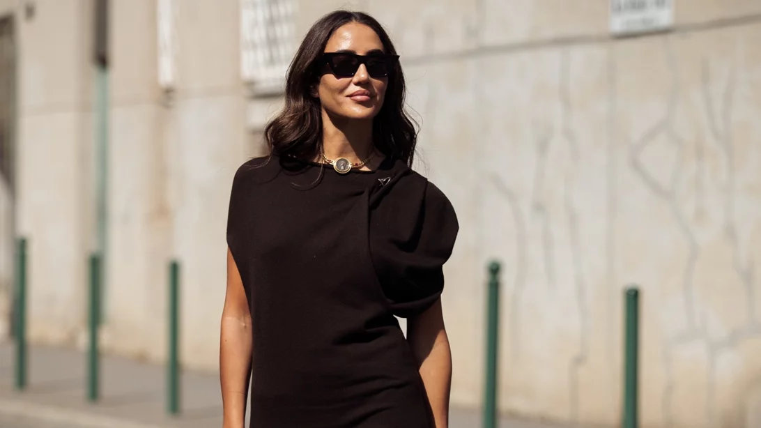 Revenge Dress | Το μαύρο φόρεμα από τη Stradivarius που θα φορέσεις σίγουρα τις γιορτές