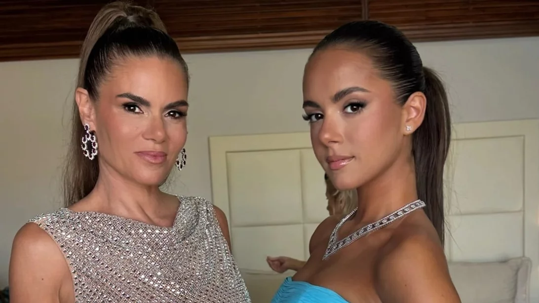 Νταίζη Νίκα | Ο παραμυθένιος γιορτινός διάκοσμος στο υπερπολυτελές σαλόνι της