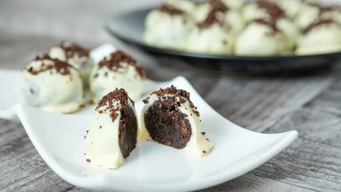 Τρουφάκια του ονείρου με γεύση oreo | Η πανεύκολη συνταγή με πέντε μόνο υλικά