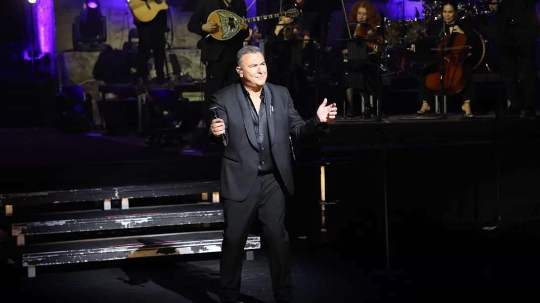 Αντώνης Ρέμος | Η συγκινητική αναφορά στη Μαρινέλλα κατά τη διάρκεια της συναυλίας του στο Ηρώδειο