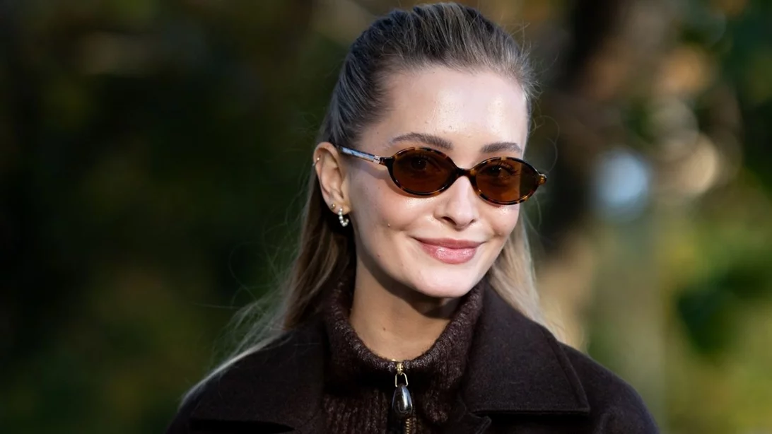 Είμαι beauty editor και αυτή είναι η πούδρα που αγοράζω ξανά και ξανά