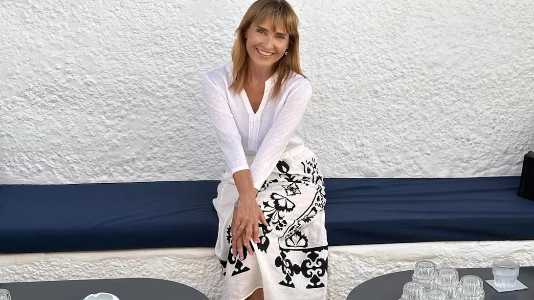 Μάρα Ζαχαρέα | Με denim σύνολο στην πιο διαδραστική έκθεση της Αθήνας