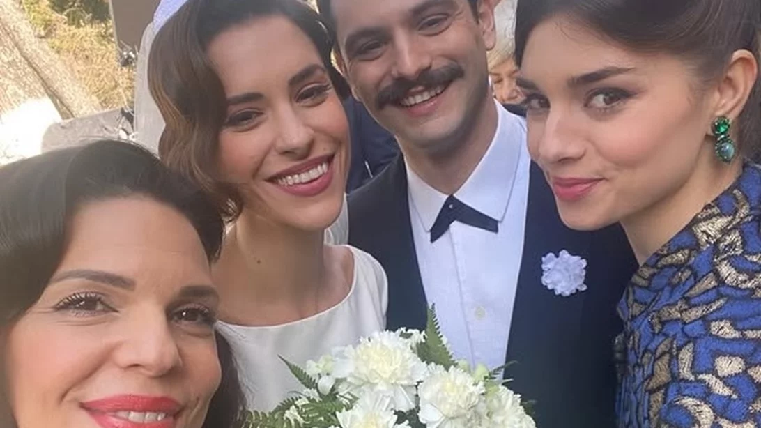 Μια ματιά στα γυρίσματα του "Porto Leone" με τη Μαρίνα Ασλάνογλου | H selfie με τους συμπρωταγωνιστές της και η αποθεωτική ερμηνεία της