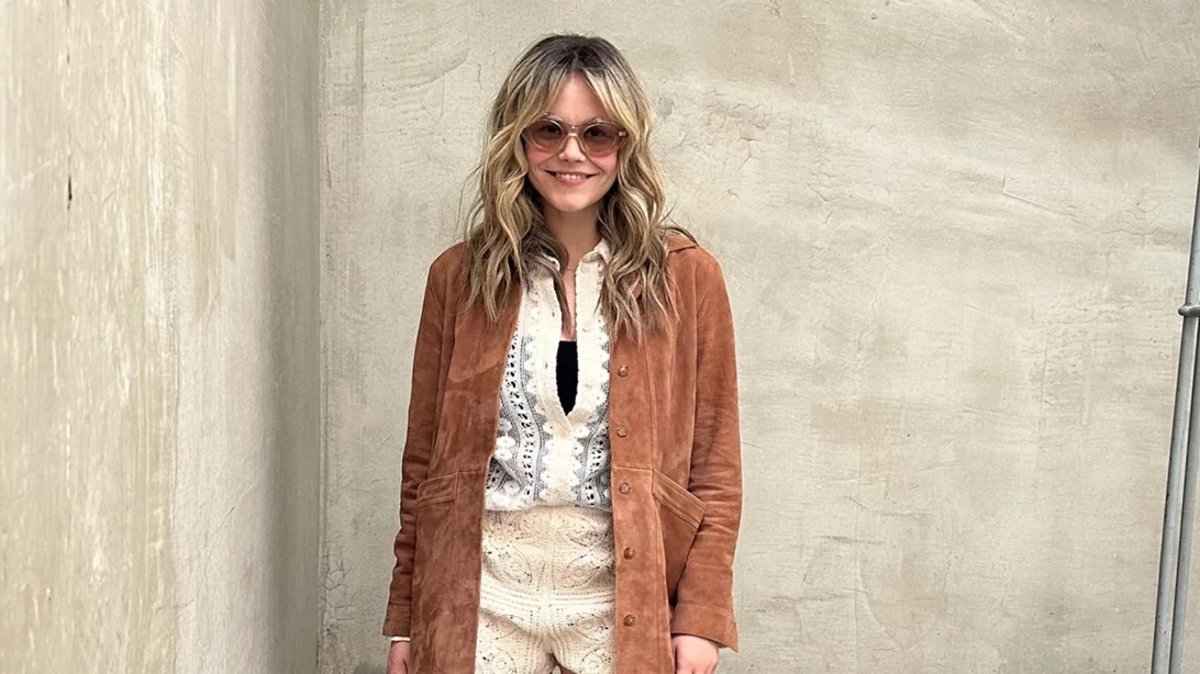 Closet Goals | Η Γεωργία Αβασκαντήρα επέλεξε το suede πανωφόρι από τη Zara που ταιριάζει με τα πάντα