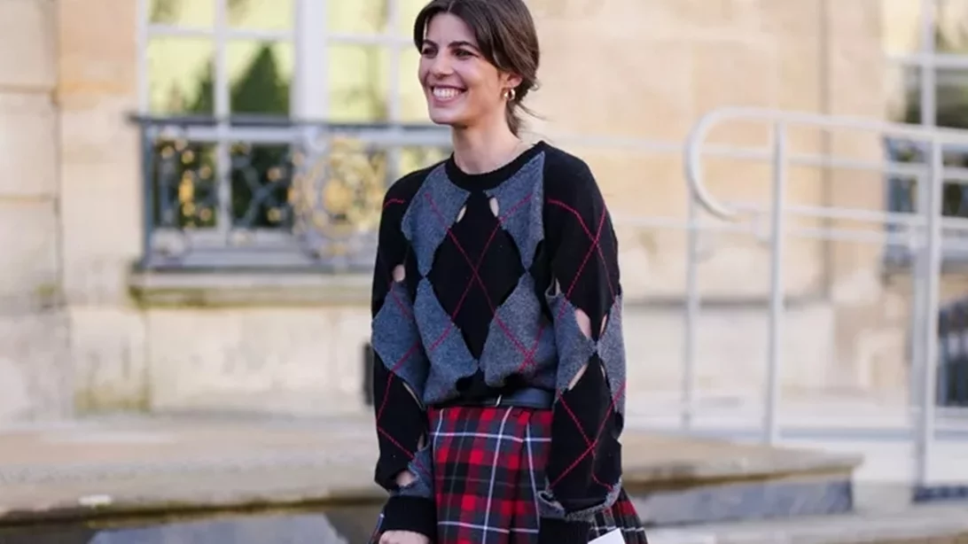 Τα πουλόβερ - τάση του χειμώνα έχουν αυτό το διαχρονικό μοτίβο