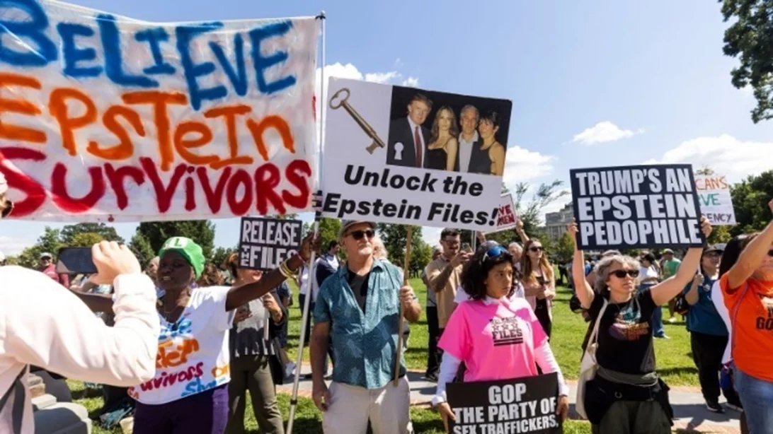 Έργα τέχνης και έπιπλα από την έπαυλη του Jeffrey Epstein πωλήθηκαν σε δημοπρασία