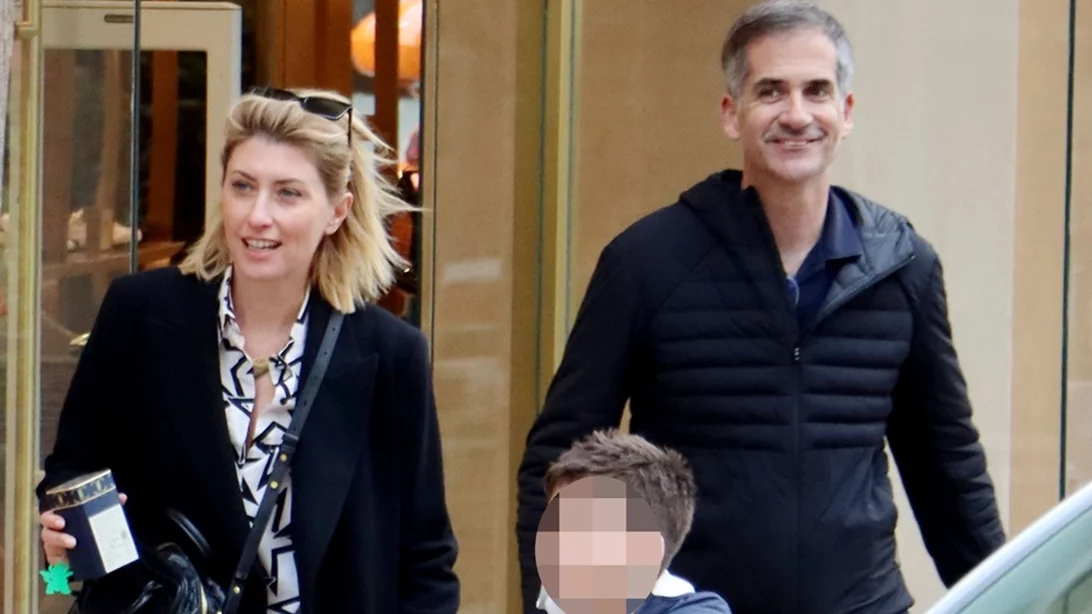 Σία Κοσιώνη | Easy rider στην Πλάκα ο γιος της, Δήμος