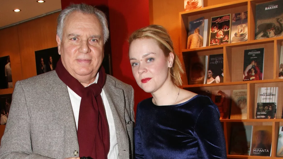 Λένα Παπαληγούρα | Το βραβείο που αφιέρωσε στον πατέρα της, τρεις μήνες πριν από τον θανατό του