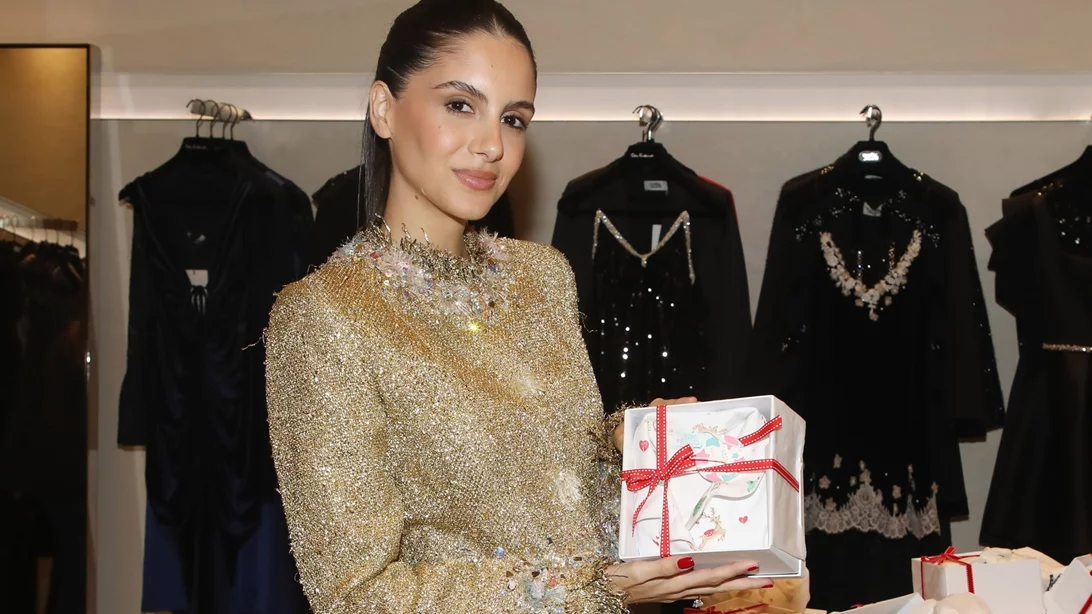 Η Αλεξάνδρα Νίκα φόρεσε το τζιν παντελόνι της, όπως οι Γαλλίδες fashionistas