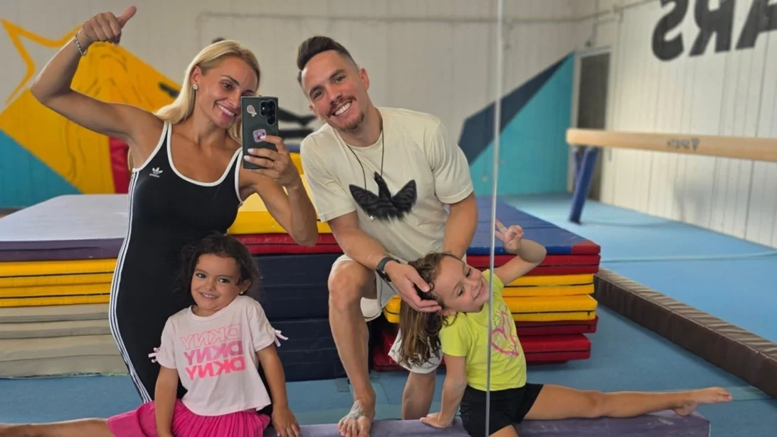 Το πιο γλυκό βίντεο | Η στιγμή που η μεγάλη κόρη, Σοφία της Βασιλικής Μιλλούση φροντίζει την αδερφή της, Λένια