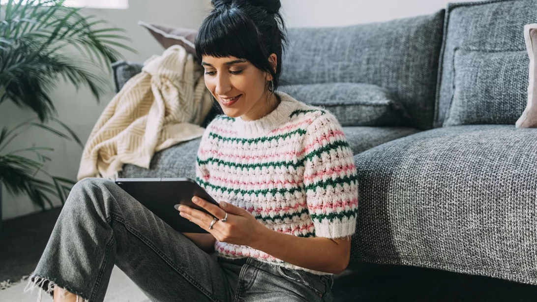 AI in Entertainment | Το tablet που γνωρίζει ποια σειρά θες να δεις σήμερα (και κάθε μέρα)