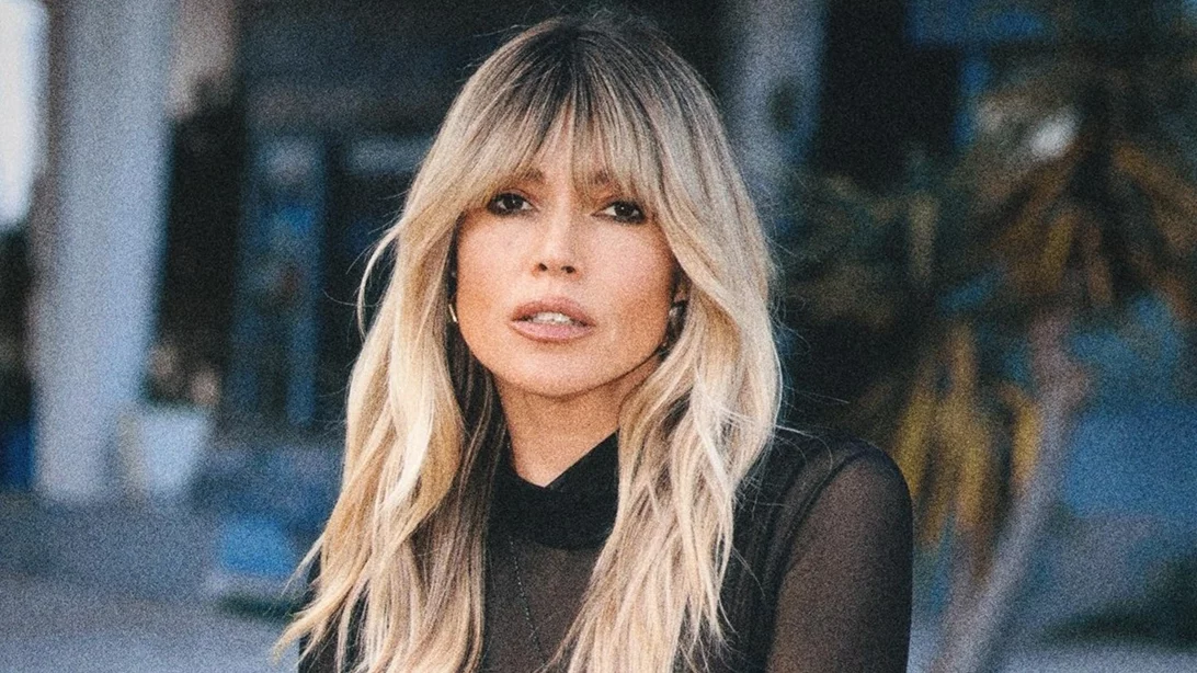 Στο South Sields της Αγγλίας η Βάσια Κωσταρά | Οι οικογενειακές στιγμές και η τρυφερή φωτογραφία με τη γιαγιά της