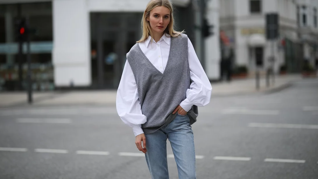 5 οικονομικά πλεκτά γιλέκα που θα βρεις στις εκπτώσεις της Pull&Bear