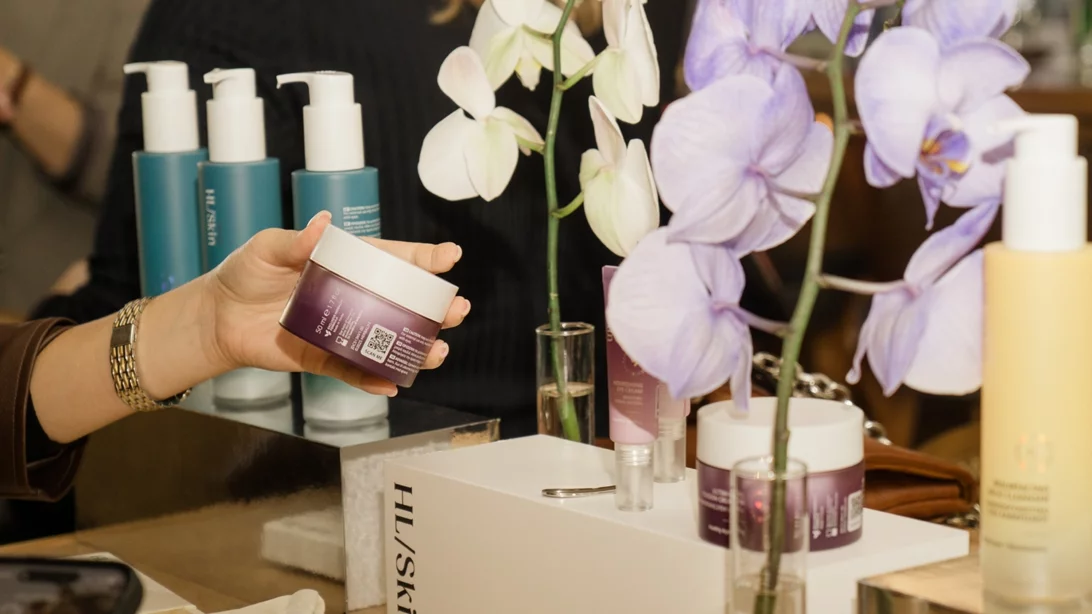 Μια νέα σειρά περιποίησης παρουσιάστηκε σε ένα K-beauty press event που κέντρισε το ενδιαφέρον μας