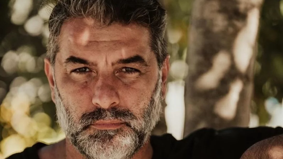 Ο Βασίλης Μπισμπίκης εύχεται στον 13χρονο γιο του | Η σπάνια φωτογραφία