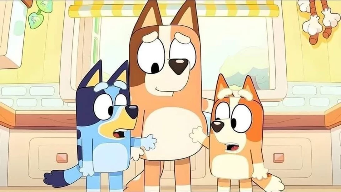 Bluey | 6 στιγμές της μαμάς Chilli που μας δείχνουν ότι η μητρότητα είναι υπέροχη χωρίς να είναι τέλεια