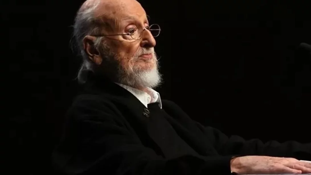 Οι 11 διάσημοι Έλληνες που αποχαιρετίσαμε μέσα στο 2025