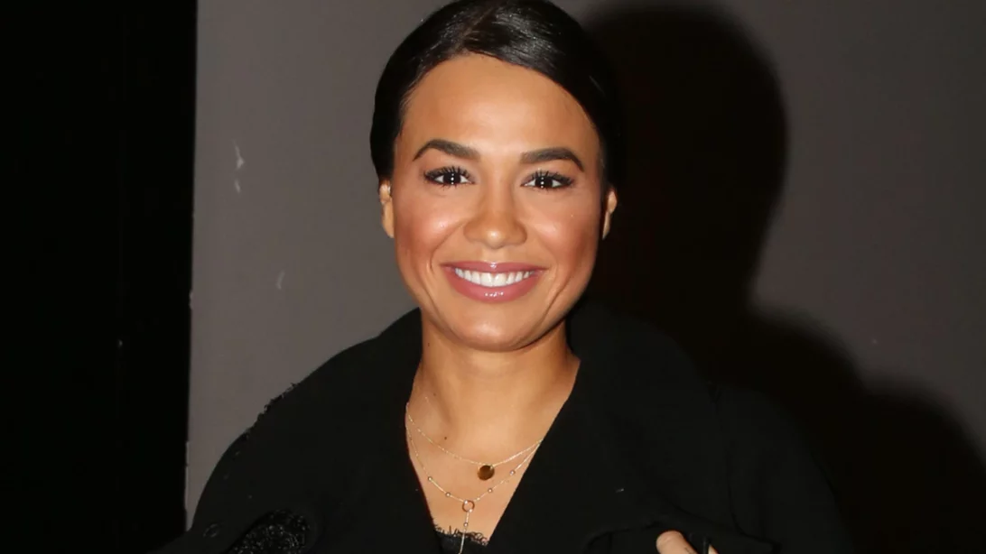 Πηνελόπη Πλάκα | Στο σπίτι της για την απόλυτη χριστουγεννιάτικη βραδιά